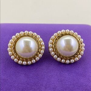 💛 Elegant Richelieu Gold Plated Cream Pearl Clip On Earrings